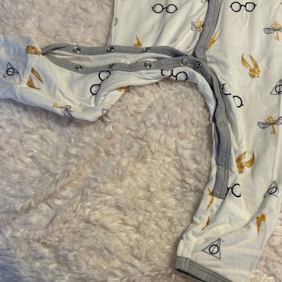 Kyte Baby Snap Onesie 12-18M Harry Potter Icon pattern - Picture 5 of 6
